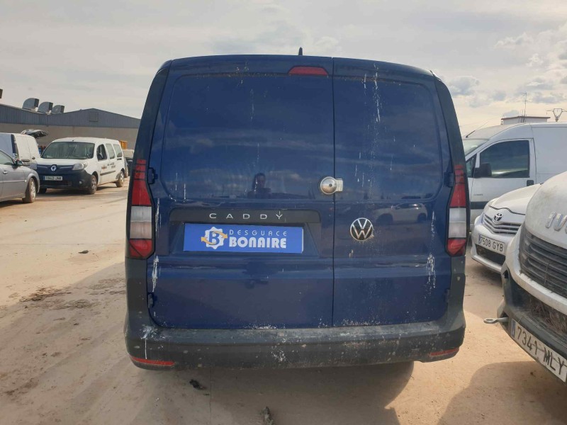 volkswagen caddy v del año 2023