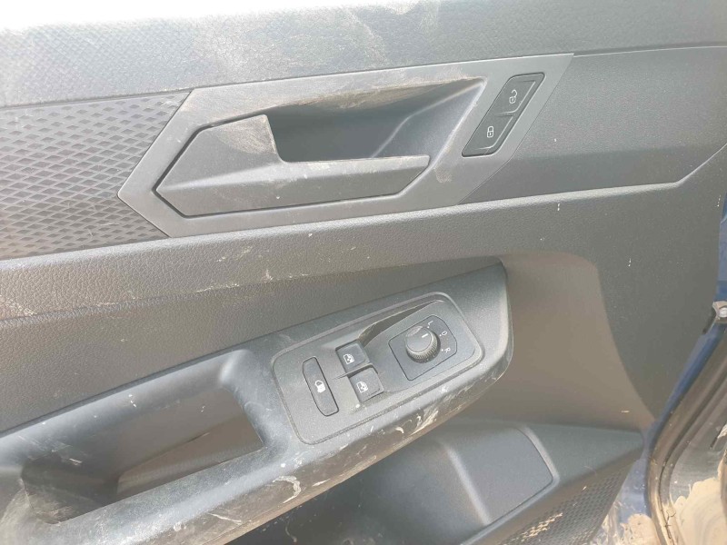 volkswagen caddy v del año 2023