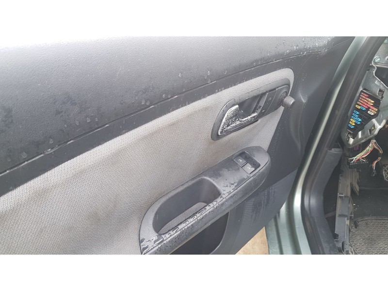 seat ibiza (6l1) del año 2003