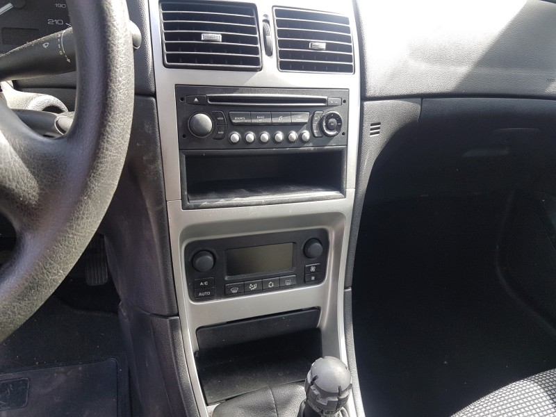 peugeot 307 berlina (s2) del año 2005