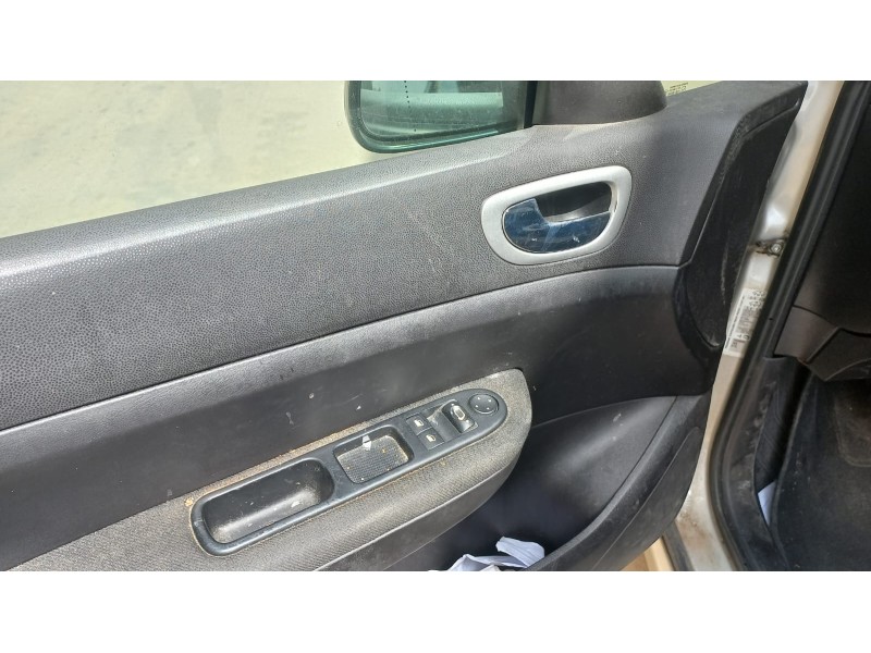 peugeot 307 berlina (s2) del año 2006