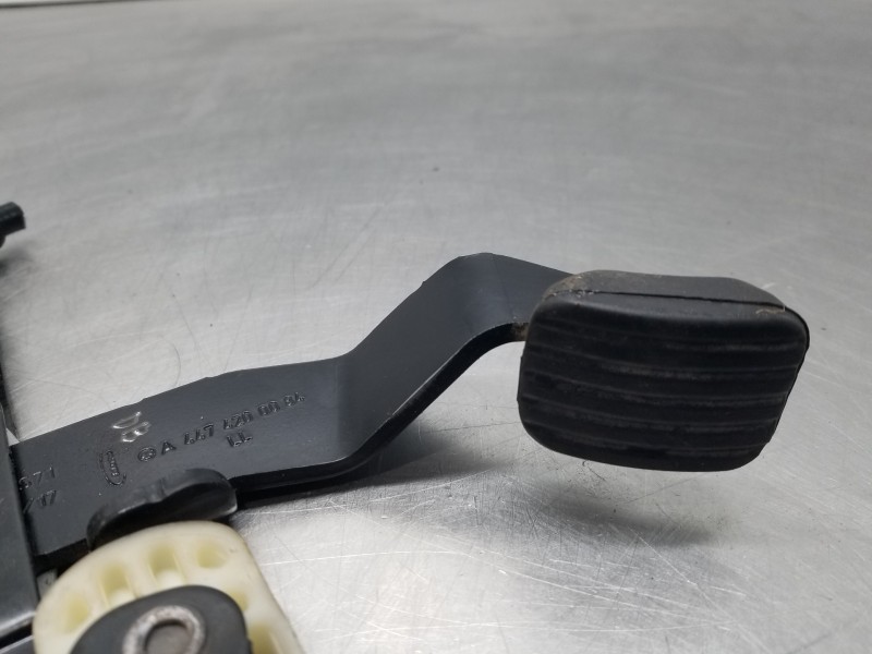 Recambio de palanca freno de mano para mercedes vito mixto (447) combi referencia OEM IAM A4474200084  