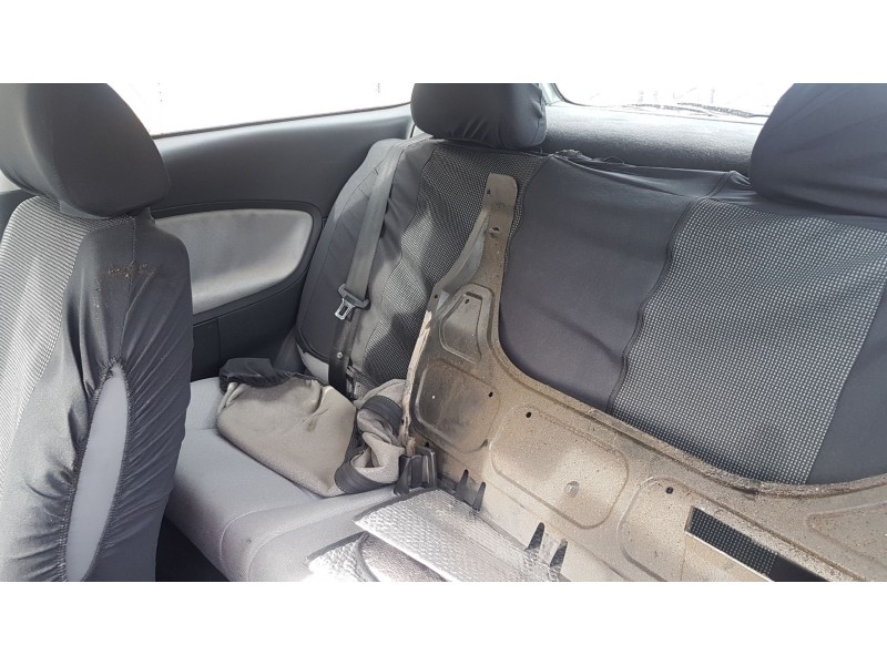 seat ibiza (6l1) del año 2003