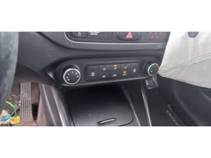 kia carens ( ) del año 2016