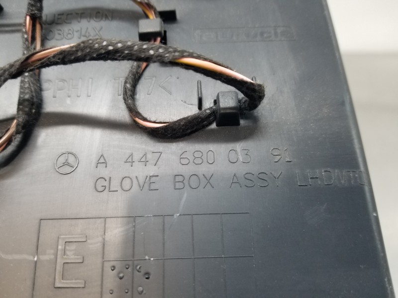 Recambio de guantera para mercedes vito mixto (447) combi referencia OEM IAM A4476800391  