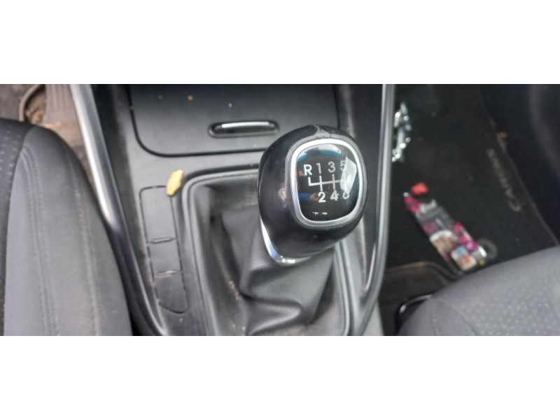 kia carens ( ) del año 2016