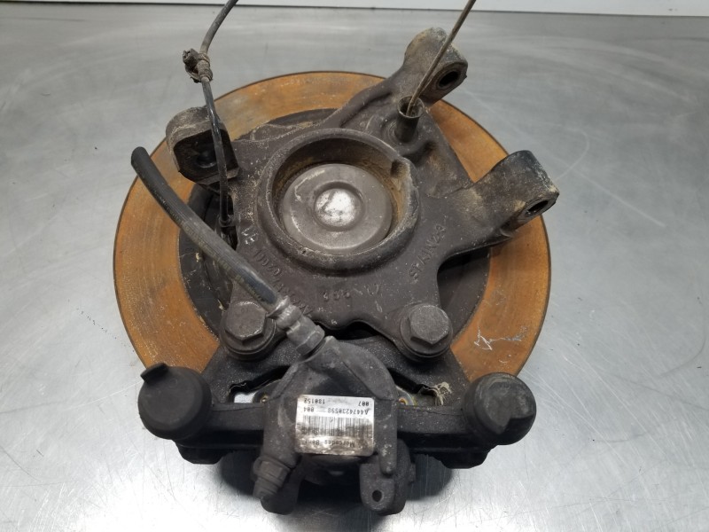 Recambio de mangueta trasera izquierda para mercedes vito mixto (447) combi referencia OEM IAM A4473505700 A4473570006 