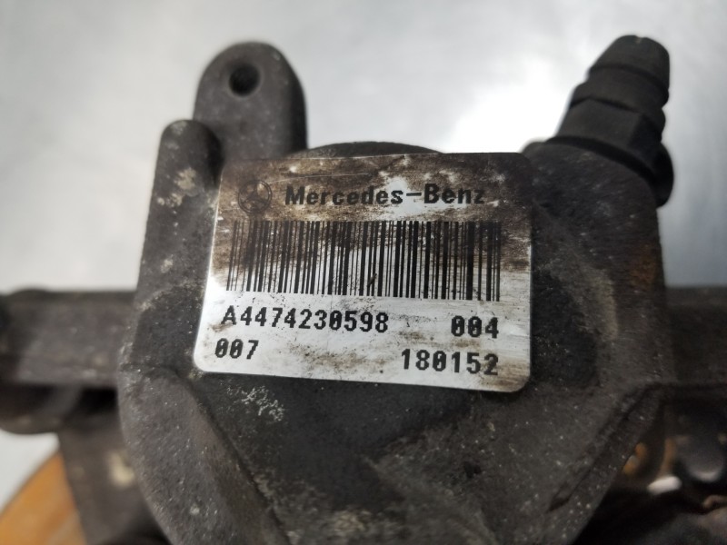 Recambio de mangueta trasera izquierda para mercedes vito mixto (447) combi referencia OEM IAM A4473505700 A4473570006 