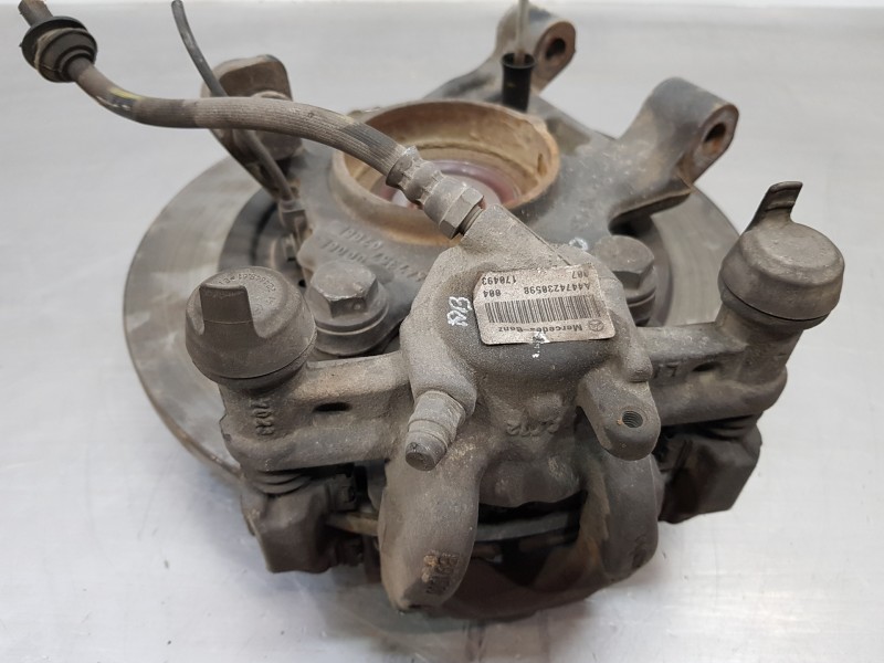 Recambio de mangueta trasera izquierda para mercedes vito mixto (447) select referencia OEM IAM A4473505500  