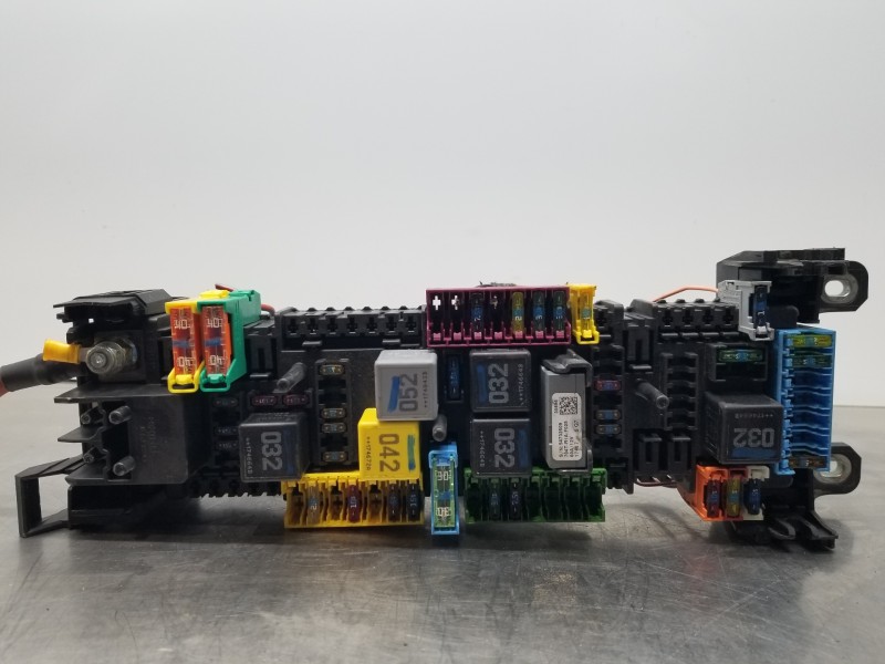 Recambio de caja reles / fusibles para mercedes vito mixto (447) combi referencia OEM IAM A4475460046  