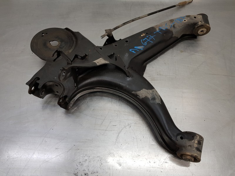 Recambio de brazo suspension inferior trasero derecho para mercedes vito mixto (447) select referencia OEM IAM A4473505400  