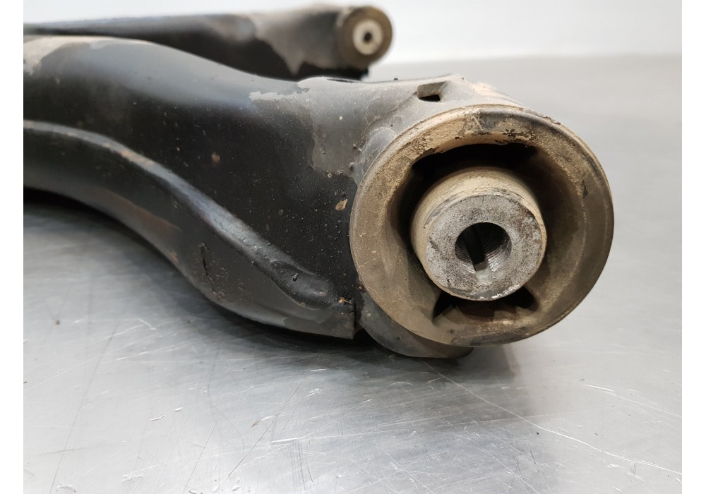 Recambio de brazo suspension inferior trasero derecho para mercedes vito mixto (447) select referencia OEM IAM A4473505400  