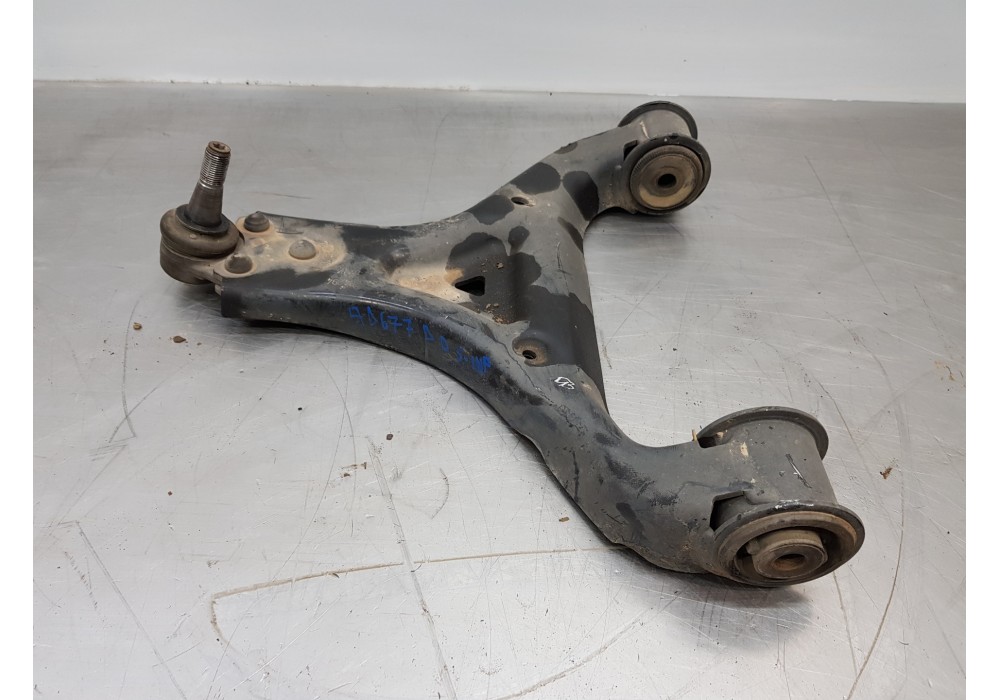 Recambio de brazo suspension inferior delantero derecho para mercedes vito mixto (447) select referencia OEM IAM A4473303000  