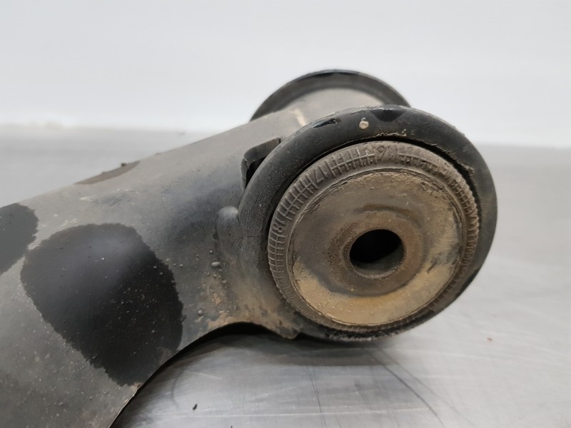 Recambio de brazo suspension inferior delantero derecho para mercedes vito mixto (447) select referencia OEM IAM A4473303000  