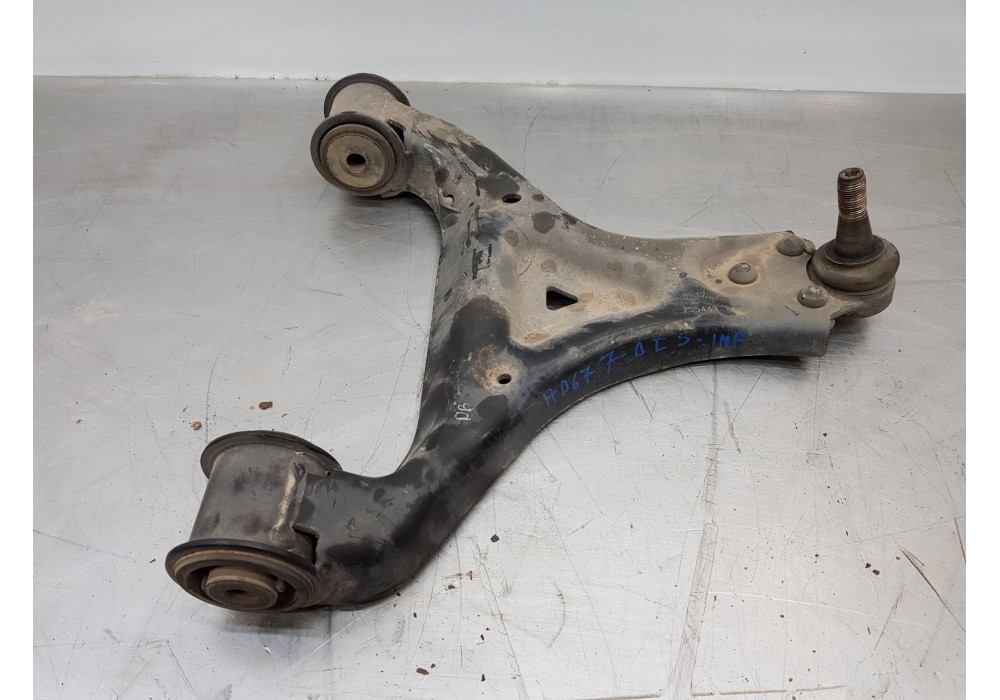 Recambio de brazo suspension inferior delantero izquierdo para mercedes vito mixto (447) select referencia OEM IAM A4473303100  