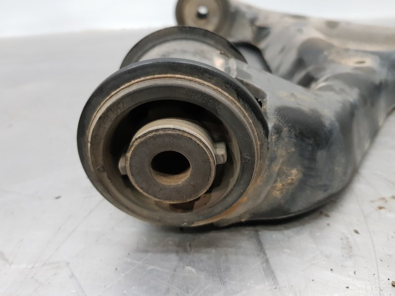 Recambio de brazo suspension inferior delantero izquierdo para mercedes vito mixto (447) select referencia OEM IAM A4473303100  