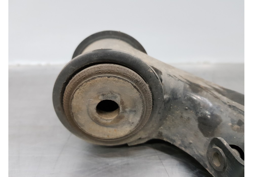 Recambio de brazo suspension inferior delantero izquierdo para mercedes vito mixto (447) select referencia OEM IAM A4473303100  