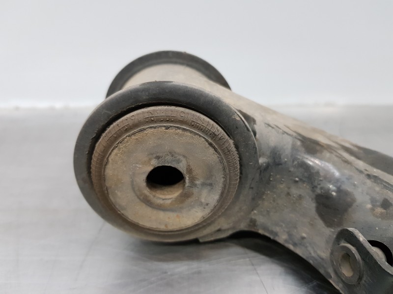 Recambio de brazo suspension inferior delantero izquierdo para mercedes vito mixto (447) select referencia OEM IAM A4473303100  