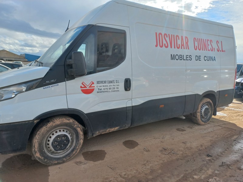 iveco daily 35s16 del año 2023