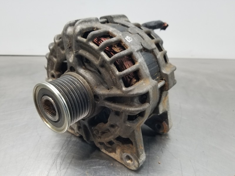 Recambio de alternador para nissan pulsar (c13) fastback referencia OEM IAM 231004BE0B F000BL0814 