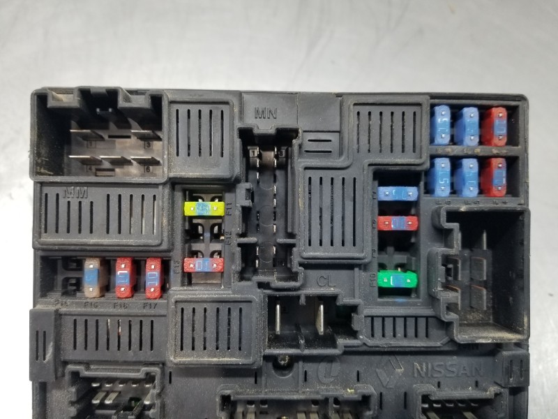 Recambio de caja reles / fusibles para nissan pulsar (c13) fastback referencia OEM IAM 284B75NA0A  