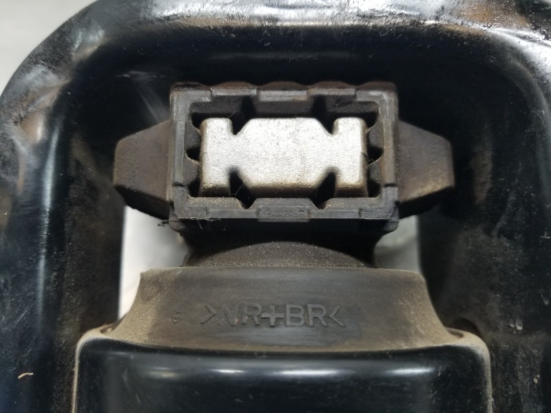 Recambio de soporte motor derecho para nissan pulsar (c13) fastback referencia OEM IAM 112103ZU0A  