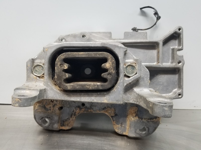 Recambio de soporte motor izquierdo para nissan pulsar (c13) fastback referencia OEM IAM 112543ZU0A  