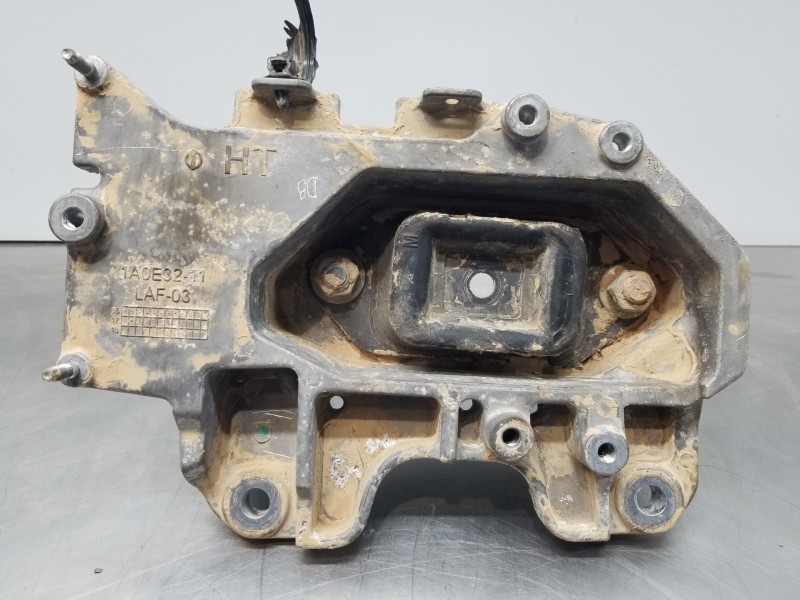 Recambio de soporte motor izquierdo para nissan pulsar (c13) fastback referencia OEM IAM 112543ZU0A  