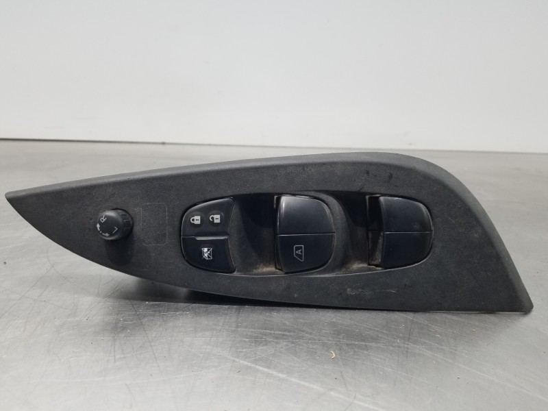 Recambio de mando elevalunas delantero izquierdo para nissan pulsar (c13) fastback referencia OEM IAM 254013ZL1A  