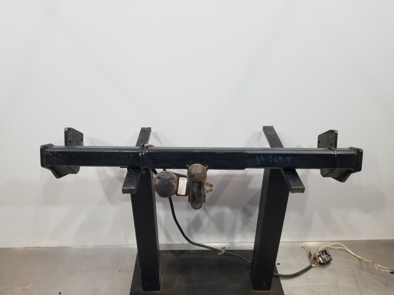 Recambio de enganche remolque para mercedes vito mixto (447) combi referencia OEM IAM A1773101600 A4473100000 