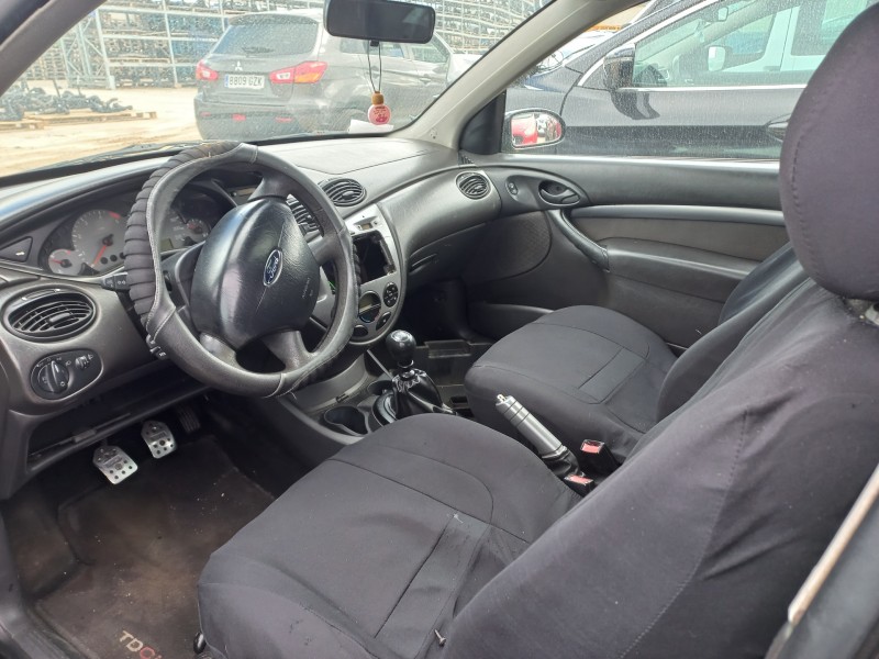 ford focus berlina (cak) del año 2004