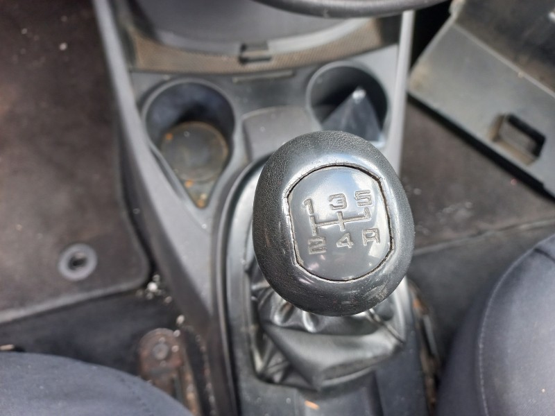 ford focus berlina (cak) del año 2004