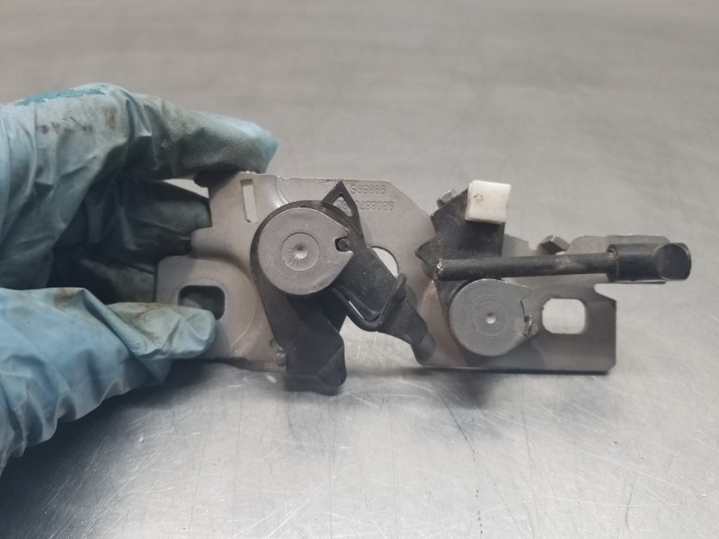 Recambio de cerradura capot para peugeot expert furgón caja cerrada referencia OEM IAM 9808870280  