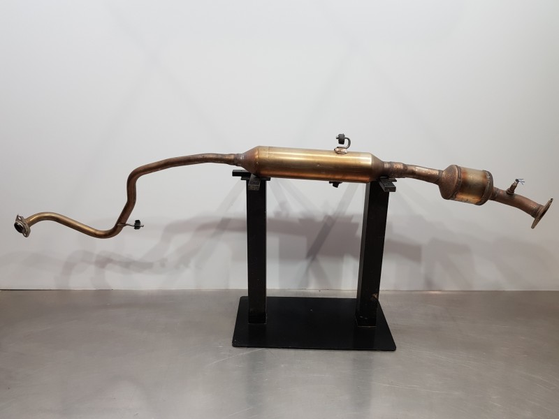 Recambio de tubo escape completo para toyota yaris hybrid referencia OEM IAM 17410K0100 A65 