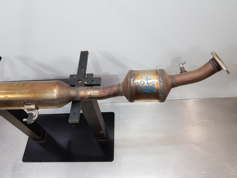 Recambio de tubo escape completo para toyota yaris hybrid referencia OEM IAM 17410K0100 A65 