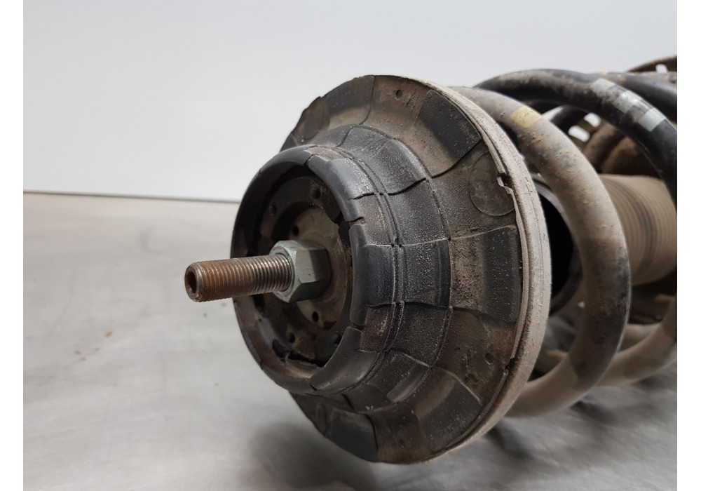 Recambio de amortiguador delantero derecho para volkswagen t5 bus confortline referencia OEM IAM 7E5413031H   Recambio de amortiguador delantero derecho para volkswagen t5 bus confortline referencia OEM IAM 7E5413031H