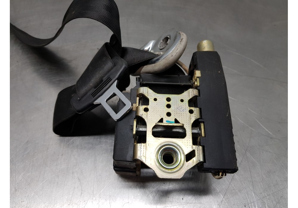 Recambio de cinturon seguridad delantero derecho para volkswagen t5 bus confortline referencia OEM IAM 7H0857806FRAA 7H0857806F 