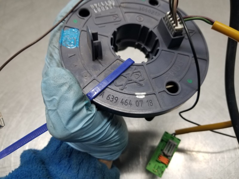 Recambio de anillo airbag para mercedes vito caja cerrada 6.03  furgon referencia OEM IAM A6394640718  