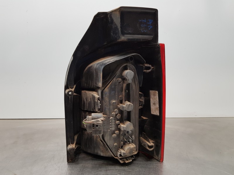 Recambio de piloto trasero izquierdo para volkswagen t5 bus confortline referencia OEM IAM 7H0945095J 7H0945257A 7H0945095G Recambio de piloto trasero izquierdo para volkswagen t5 bus confortline referencia OEM IAM 7H0945095J 7H0945257A 7H0945095G