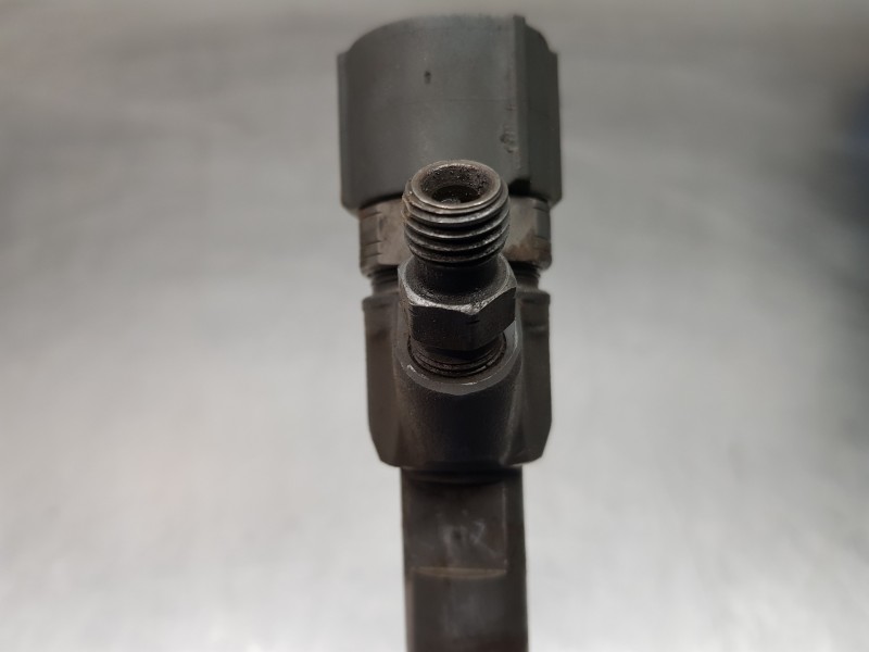 Recambio de inyector para hyundai ix35 klass referencia OEM IAM 338002A800  