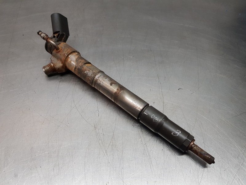 Recambio de inyector para hyundai i30 fastback tecno referencia OEM IAM 338002U000  