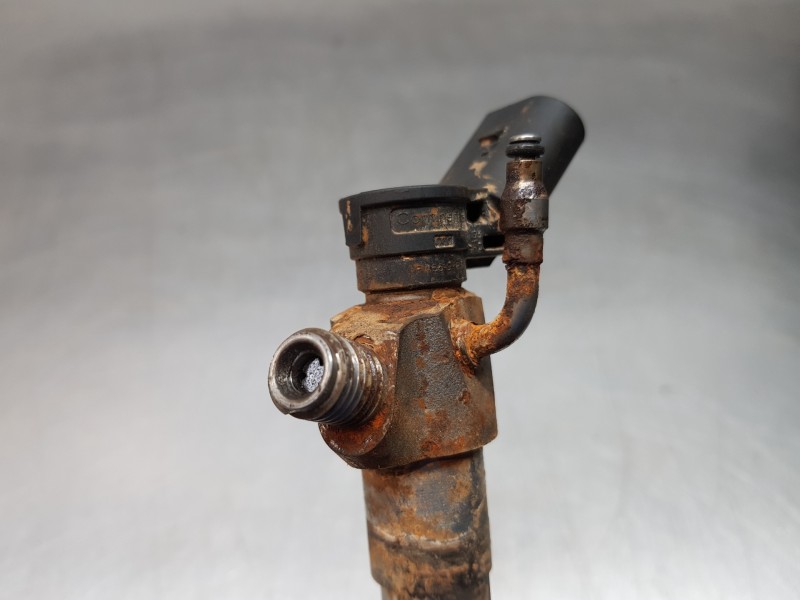 Recambio de inyector para hyundai i30 fastback tecno referencia OEM IAM 338002U000  