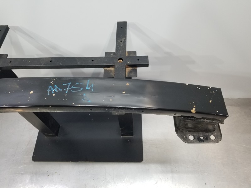 Recambio de refuerzo paragolpes delantero para hyundai tucson klass referencia OEM IAM 64900N7000  