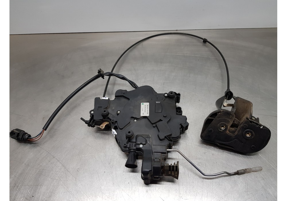 Recambio de cerradura puerta lateral derecha para volkswagen t5 bus confortline referencia OEM IAM 7H0843654BB  