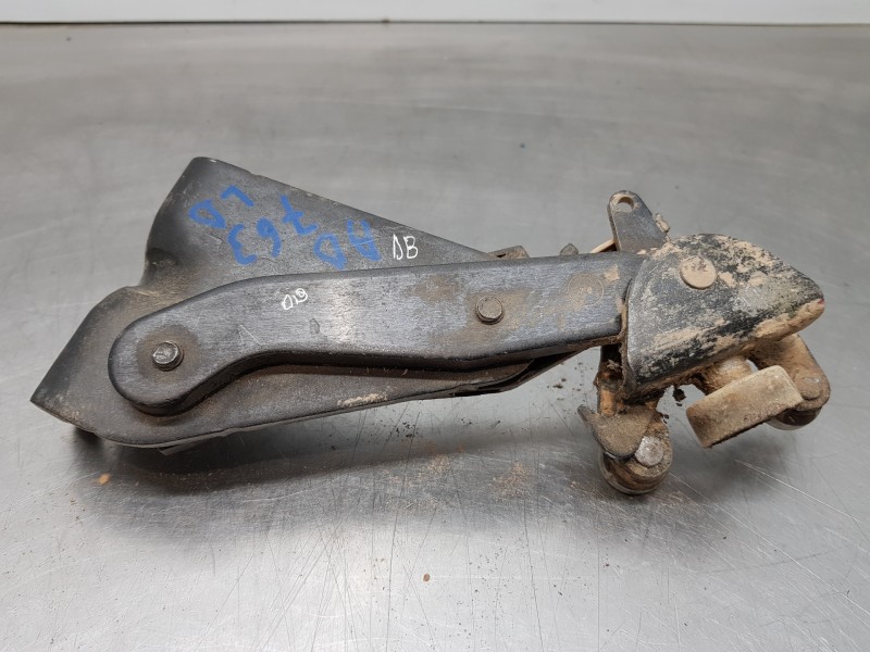 Recambio de soporte / guia puerta corredera para volkswagen t5 bus confortline referencia OEM IAM 7H0843398AC 7H0843398 