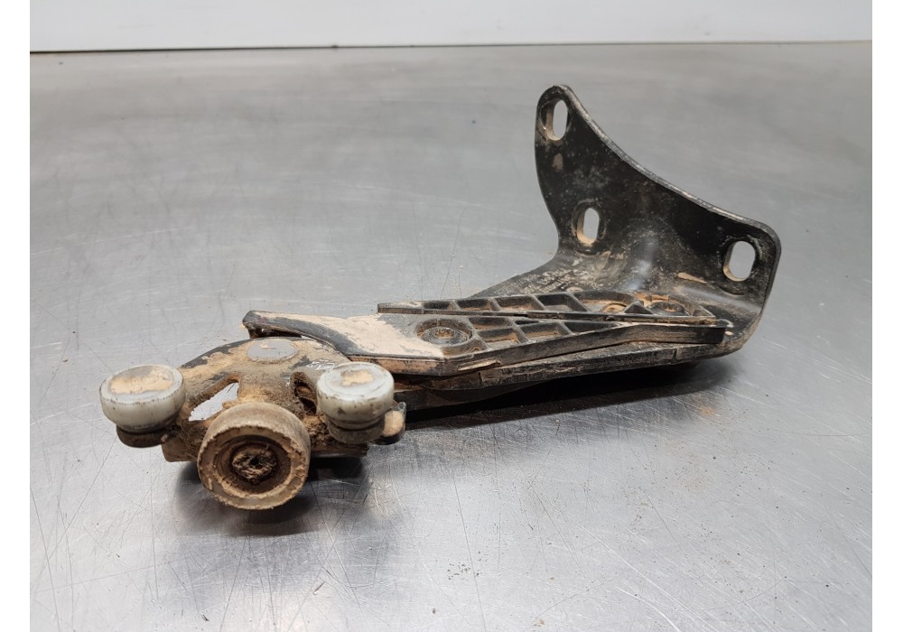 Recambio de soporte / guia puerta corredera para volkswagen t5 bus confortline referencia OEM IAM 7H0843398AC 7H0843398 