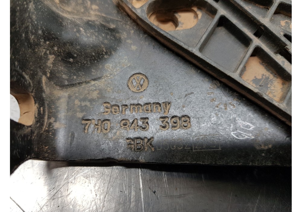 Recambio de soporte / guia puerta corredera para volkswagen t5 bus confortline referencia OEM IAM 7H0843398AC 7H0843398 