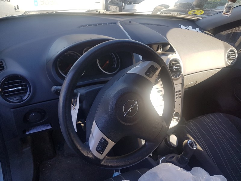 opel corsa d del año 2006