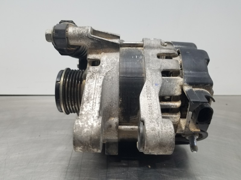 Recambio de alternador para hyundai tucson klass referencia OEM IAM 373002U400  