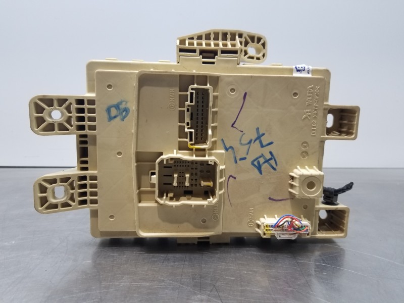 Recambio de caja reles / fusibles para hyundai tucson klass referencia OEM IAM 91950N7220  